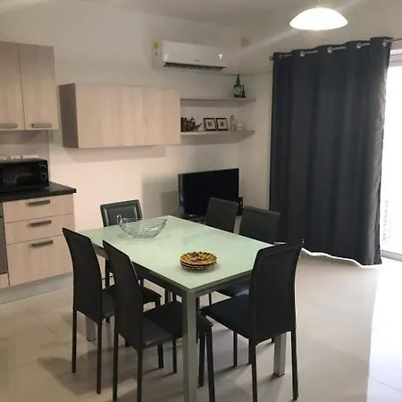 Apartment Bright With Garage Saint Julian's